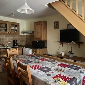 https://deux-appartements-8-personne-200-mtres-des-remontes.hotels-rhonealpes.com