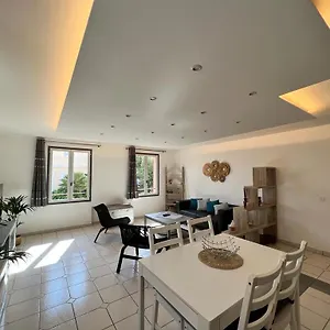https://maison-de-village-chez-audrey.fr-provencehotel.com