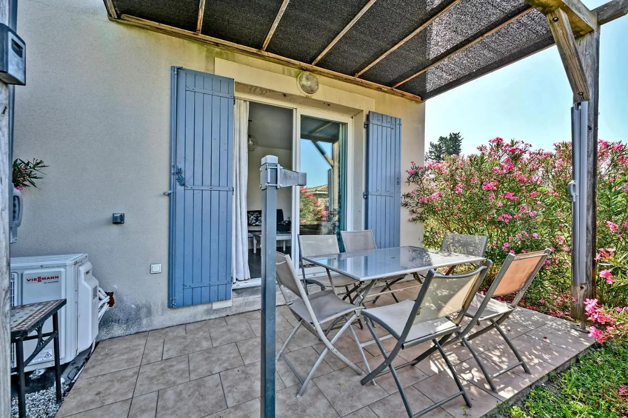 Le Petit Bonheur - Place Parking Privee - Clim - Terrasse - Piscine Partagee - Proche Parc Spirou Saint-Saturnin-les-Avignon Apartment