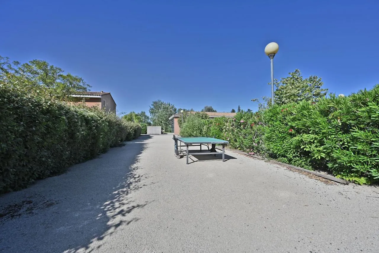 Le Petit Bonheur - Place Parking Privee - Clim - Terrasse - Piscine Partagee - Proche Parc Spirou Saint-Saturnin-les-Avignon